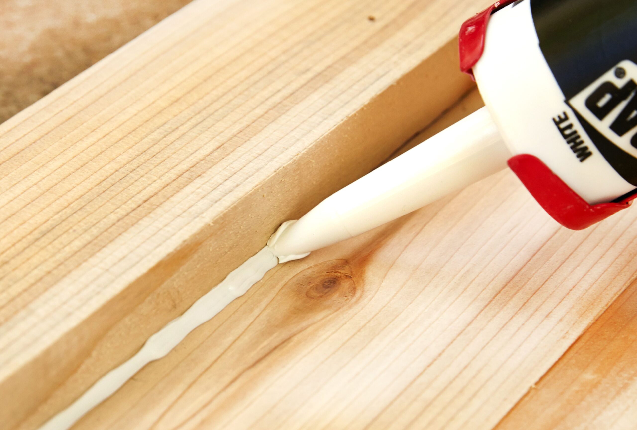 how long does caulk take to dry