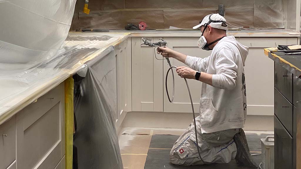 paint or spray cabinets